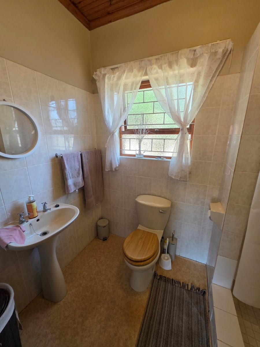 3 Bedroom Property for Sale in Wavecrest Eastern Cape